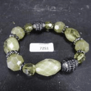 Opruimveiling sieraden en bijoux uit nalatenschappen. Startbod 1 cent. GRATIS verzending in Nederland. OOZZOO Lunteren.