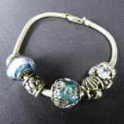 Sieraden en bijoux uit nalatenschappen. Startbod € 1,00. Gratis verzending in Nederland v.a. €24,99. OOZZOO Lunteren.