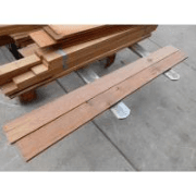 Veiling van diverse goederen o.a. houten Ornamenten, gereedschappen en hout o.a. Eiken latten, Merbau planken & Eiken tegels te Hardinxveld-Giessendam