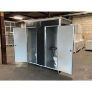 Veiling van diverse toilet/douche units, schoonmaakmachines & StahlWorks Deluxe (19x20ft) Mobile Tiny house (Gratis verzending binnen NL)