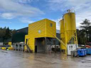 Online auction Betoncentrale, grondverzetmachines, uitrustingsstukken, containers en vrachtwagens