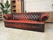 Online veiling Chesterfieldbanken, bedden en woonmeubilair