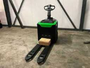 Vente aux enchères en ligne Elektrische pallettrucks, reach trucks en heftrucks