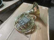 Online auction Ex US Army muziekinstrumenten en fotografie