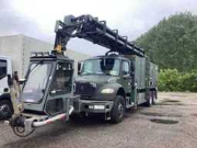 Online veiling EX US Army vehicles, parts, utilities and clothing