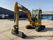 Vente aux enchères en ligne Grondverzetmachines, aannemersmateriaal, metaalbewerkingsmachines, lasapparatuur, maaimachines en autobanden