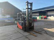 Vente aux enchères en ligne Heftrucks, hoogwerkers, grondverzetmachines, units en zakelijke goederen