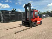 Online-Versteigerung Heftrucks, ribboot met trailer, voertuigen, staalconstructies, shelters, aanbouwdelen, buitenkeukens en gereedschap