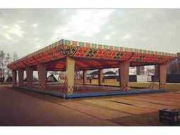 Vente aux enchères en ligne Klassieke kampeerauto's en een originele botsautohal uit 1963