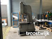 Vente aux enchères en ligne Metaalbewerkingmachines, gereedschappen, bouwmaterialen en installatiemateriaal