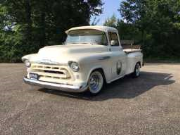 Online auction Oldtimers, USA Cars, vrachtwagens, gebruikte onderdelen en gereedschappen