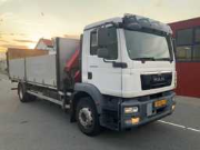 Online-Versteigerung Olijfbomen, MAN vrachtwagen met kraan, hoogwerkers, slaapbanken, kraanbanen, opslagtank en rijplaten