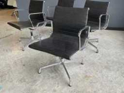 Online veiling Opruiming design meubilair wegens overstock