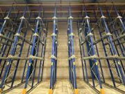 Online-Versteigerung Palletstelling, legbordstelling, draadroosters, magazijnbakken magazijn toebehoren