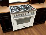 Vente aux enchères en ligne SHOWOOMKEUKENS, INBOUWAPPARATUUR, SANITAIR en JACUZZI