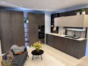 Online veiling (Showroom)keukens, apparatuur, eetkamertafels en bureaus