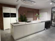 Vente aux enchères en ligne (Showroom)keukens, keukenapparatuur en meubilair