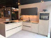 Online-Versteigerung (Showroom) keukens, keukenapparatuur en toebehoren