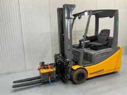 Vente aux enchères en ligne Showroom ontruiming Heftrucks, Quads, Generatoren \u0026 Gereedschap