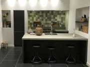 Vente aux enchères en ligne Showroomkeukens, sanitair, designradiatoren en inbouwapparatuur