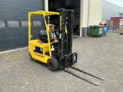 Online-Versteigerung Stellingen, heftruck, beschermende kleding, systeemplafond i.v.m. verhuizing