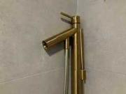 Online auction Sun shower, sanitair, meng kranen en showroomkeukens