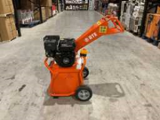 Vente aux enchères en ligne Tinyhouse, containers, opslagtenten, cross voertuigen en gereedschappen