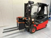 Vente aux enchères en ligne Verzamelveiling heftrucks, quads en professioneel gereedschap