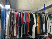 Online-Versteigerung Vintage kleding en complete inventaris DVD-shop