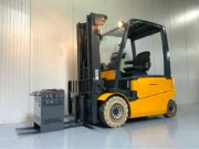 Online veiling Vorkheftrucks, gereedschappen, schoonmaakmachines en aggregaten
