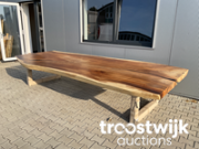 Vente aux enchères en ligne Wegens herorganisatie epoxy tafelbladen, boomstam tafelbladen