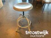 Vente aux enchères en ligne Zitmeubelen, eettafels en stoelen, bedden