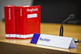Draaideurdirecteur van 38 bv’s hoort vier jaar tegen zich eisen